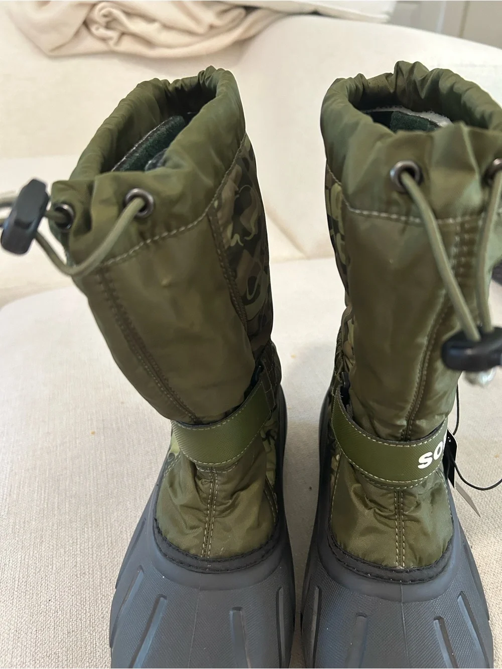 Sorel Kids Flurry printed snow boots, Utility Green, Size Kids 5, Preowned.